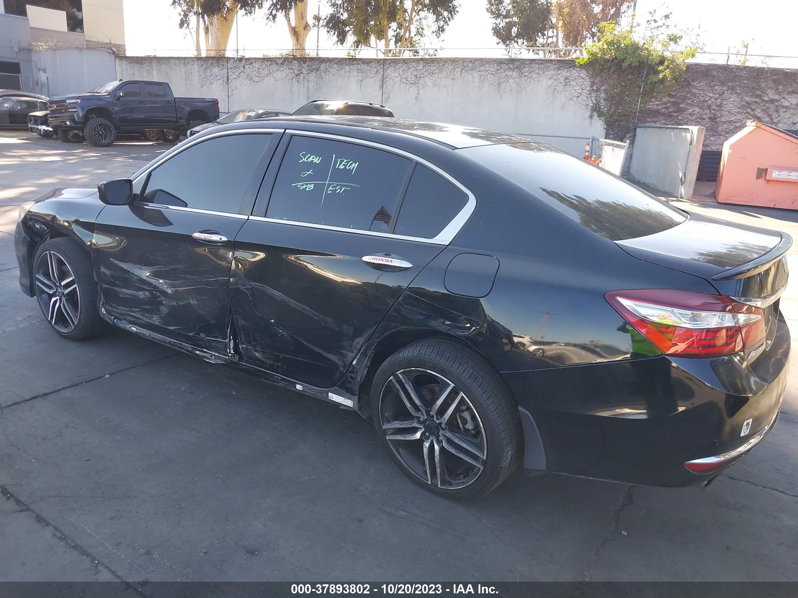 Photo 2 VIN: 1HGCR2F55HA296805 - HONDA ACCORD 