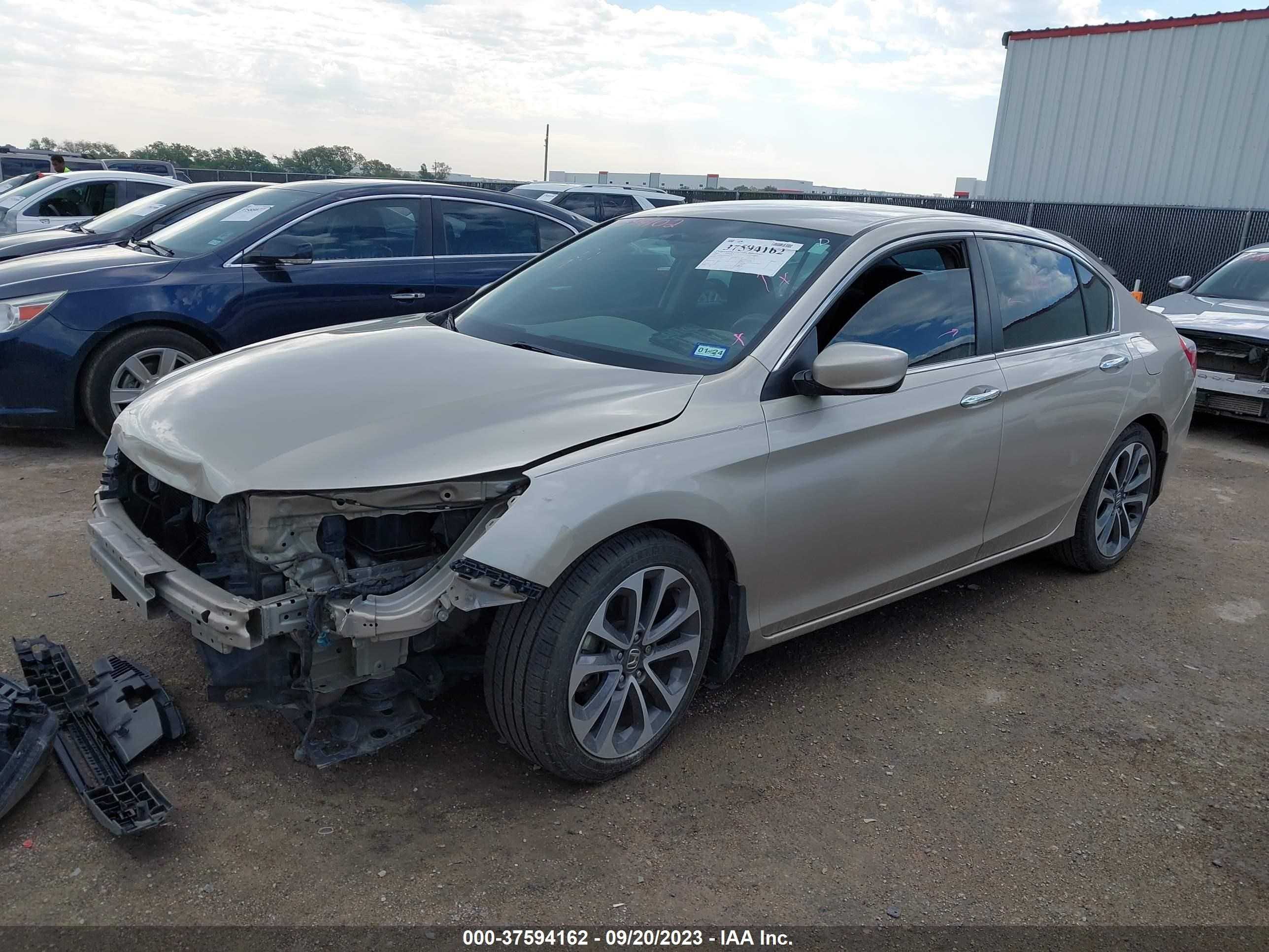 Photo 1 VIN: 1HGCR2F56EA006163 - HONDA ACCORD 