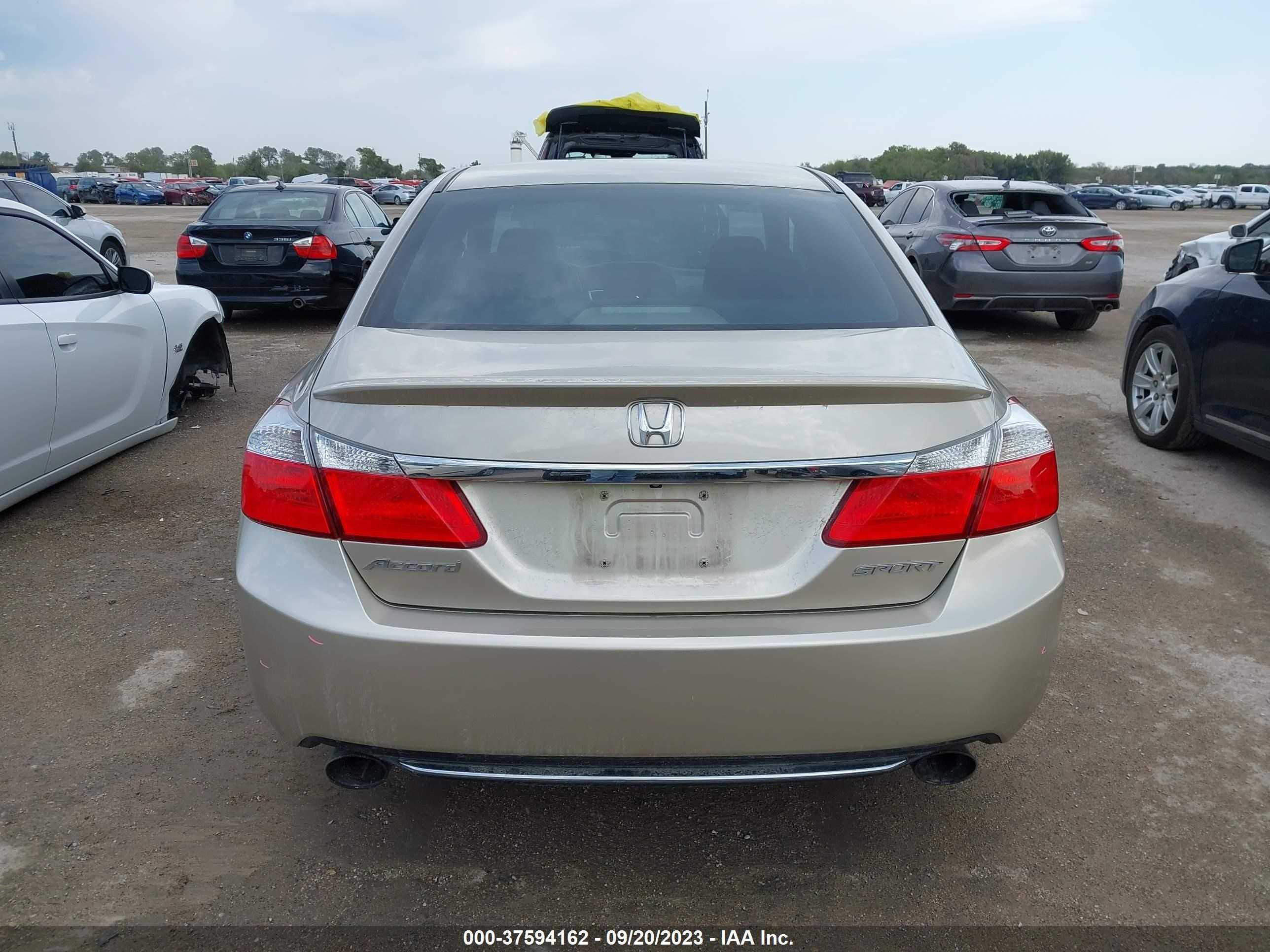 Photo 15 VIN: 1HGCR2F56EA006163 - HONDA ACCORD 