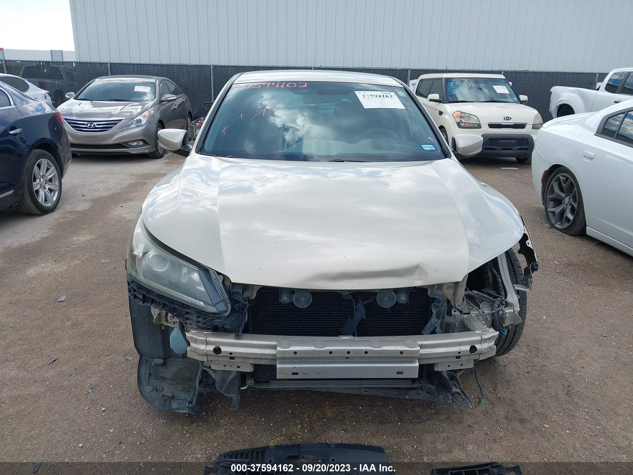 Photo 5 VIN: 1HGCR2F56EA006163 - HONDA ACCORD 