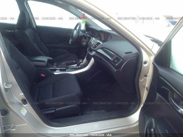 Photo 4 VIN: 1HGCR2F56EA027868 - HONDA ACCORD SDN 