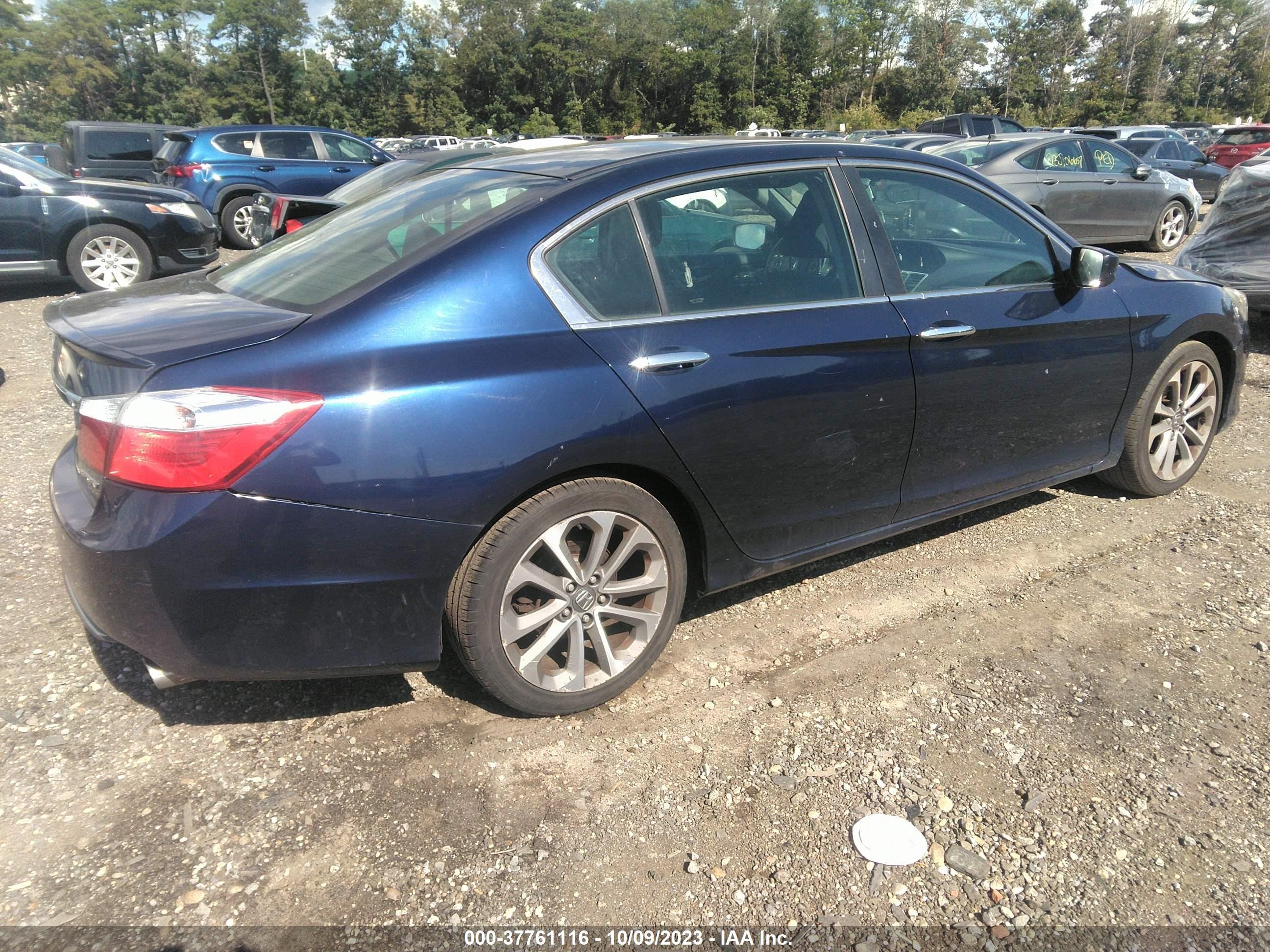 Photo 3 VIN: 1HGCR2F56EA044167 - HONDA ACCORD 