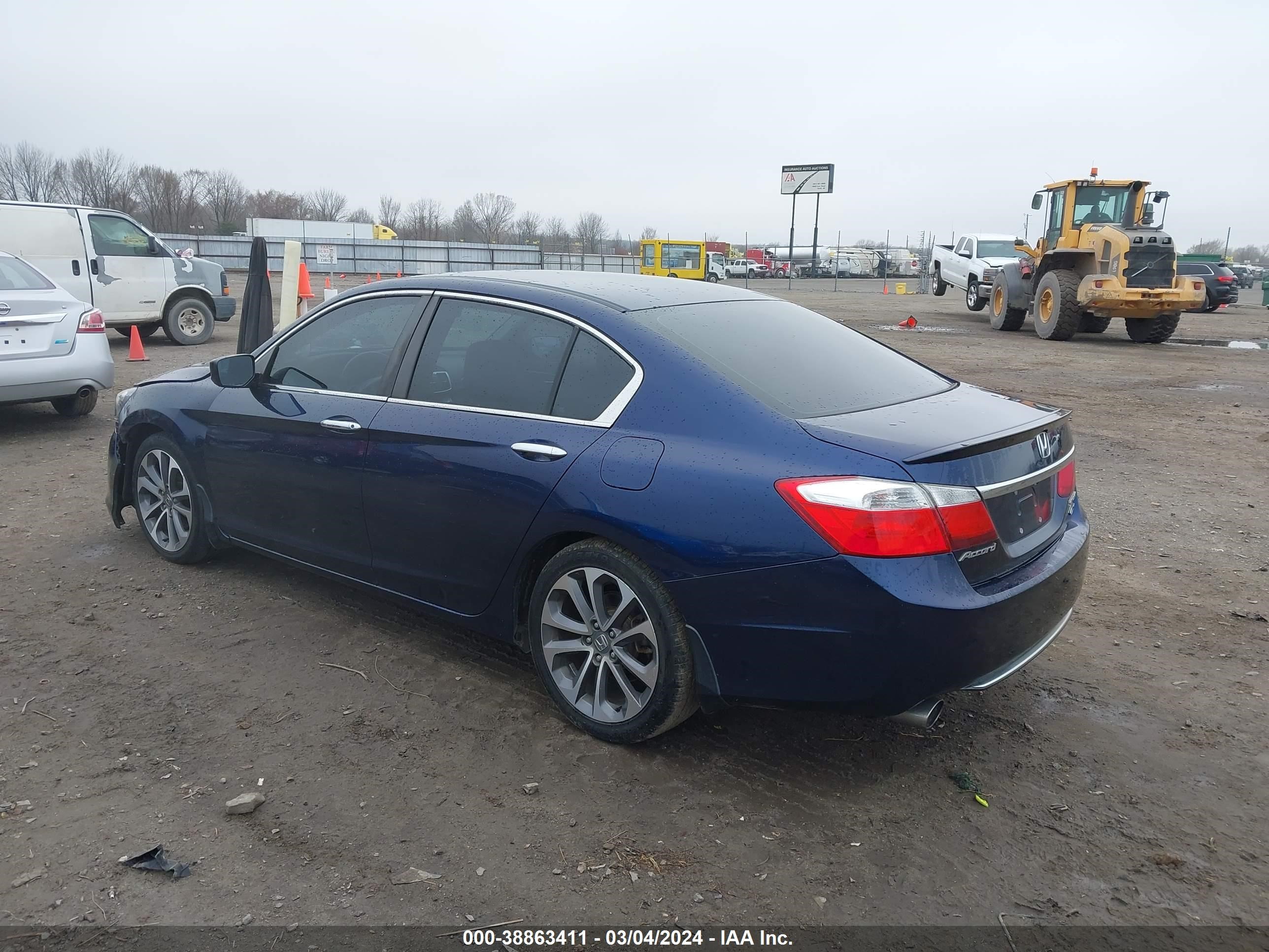 Photo 2 VIN: 1HGCR2F56EA124455 - HONDA ACCORD 