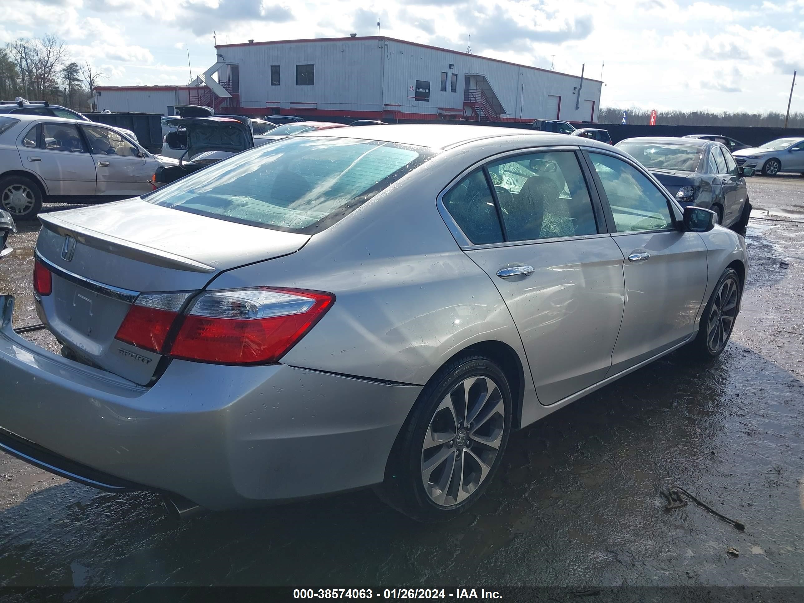 Photo 3 VIN: 1HGCR2F56FA212391 - HONDA ACCORD 