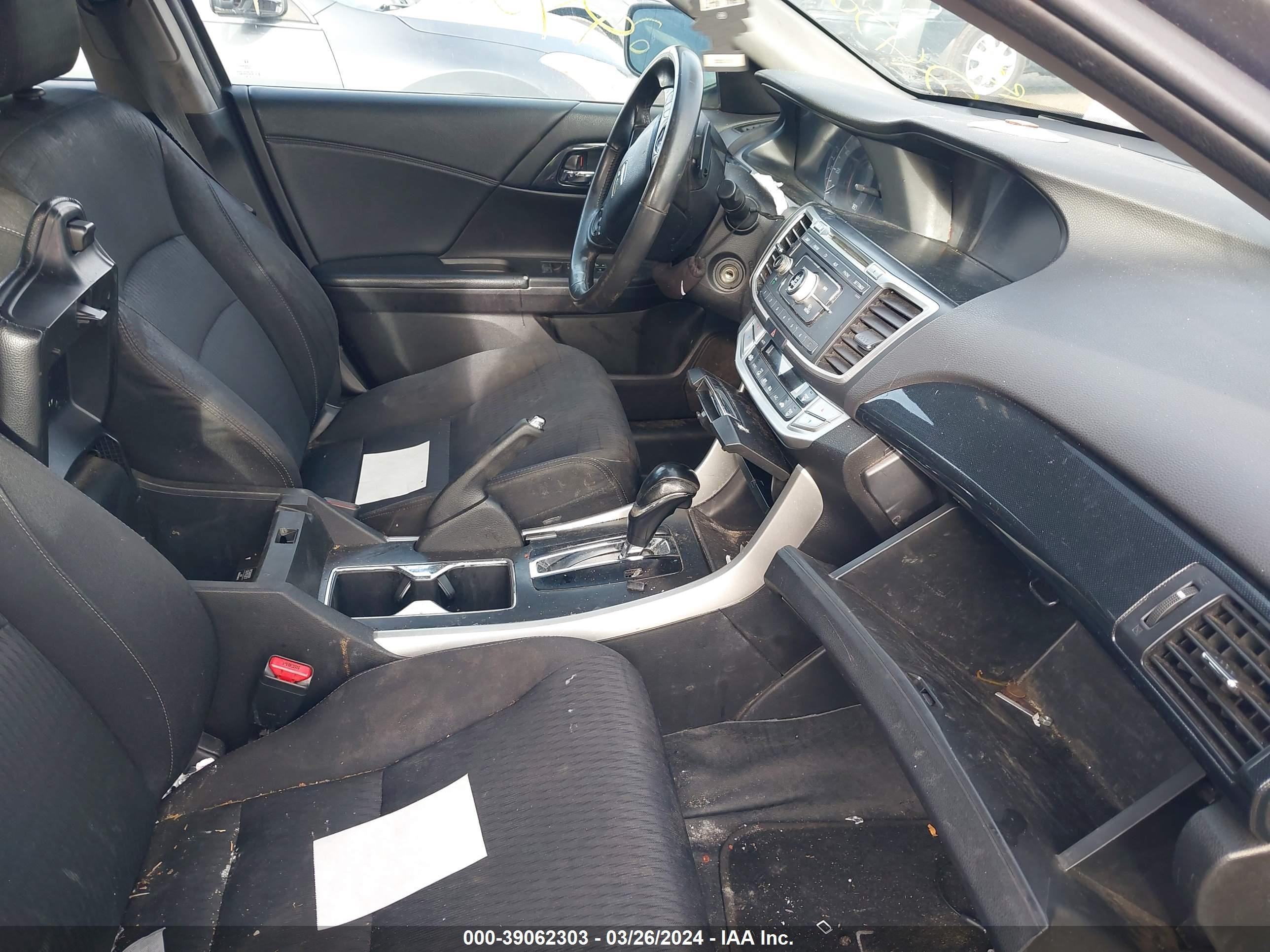 Photo 4 VIN: 1HGCR2F56FA233953 - HONDA ACCORD 