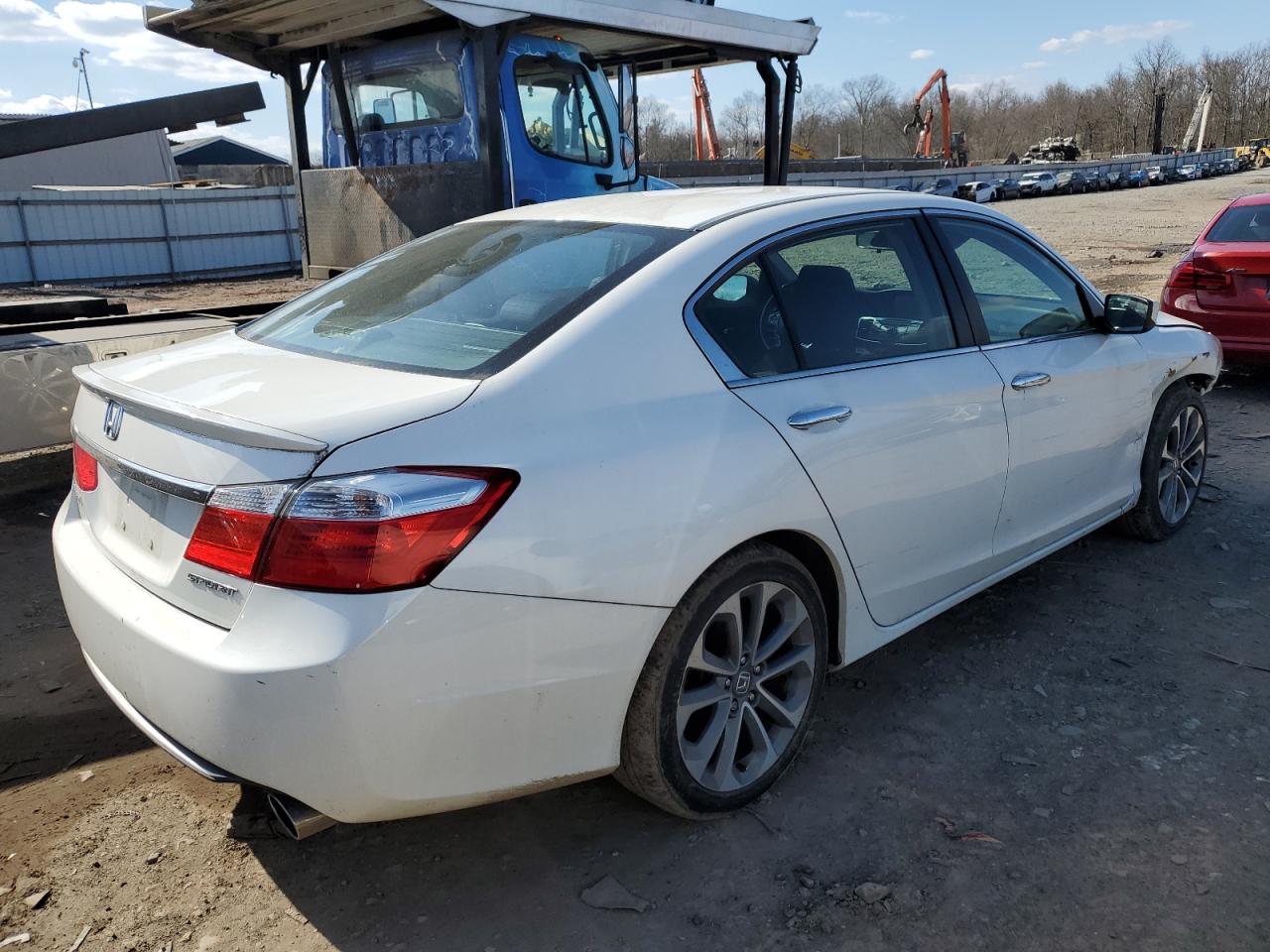 Photo 2 VIN: 1HGCR2F56FA247108 - HONDA ACCORD 