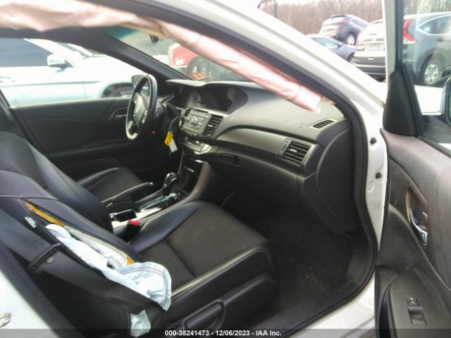 Photo 4 VIN: 1HGCR2F56GA063207 - HONDA ACCORD 