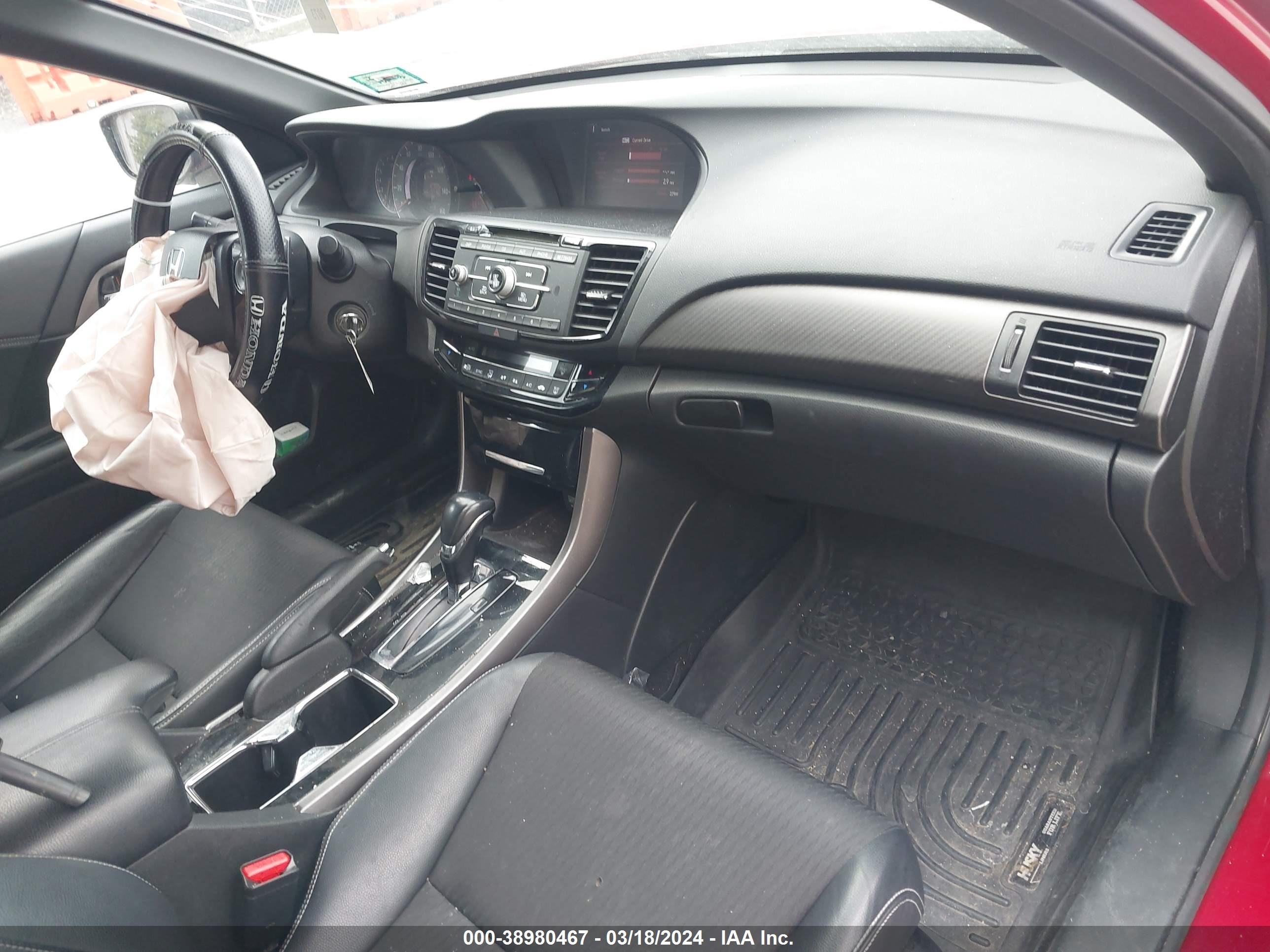 Photo 4 VIN: 1HGCR2F56GA150878 - HONDA ACCORD 