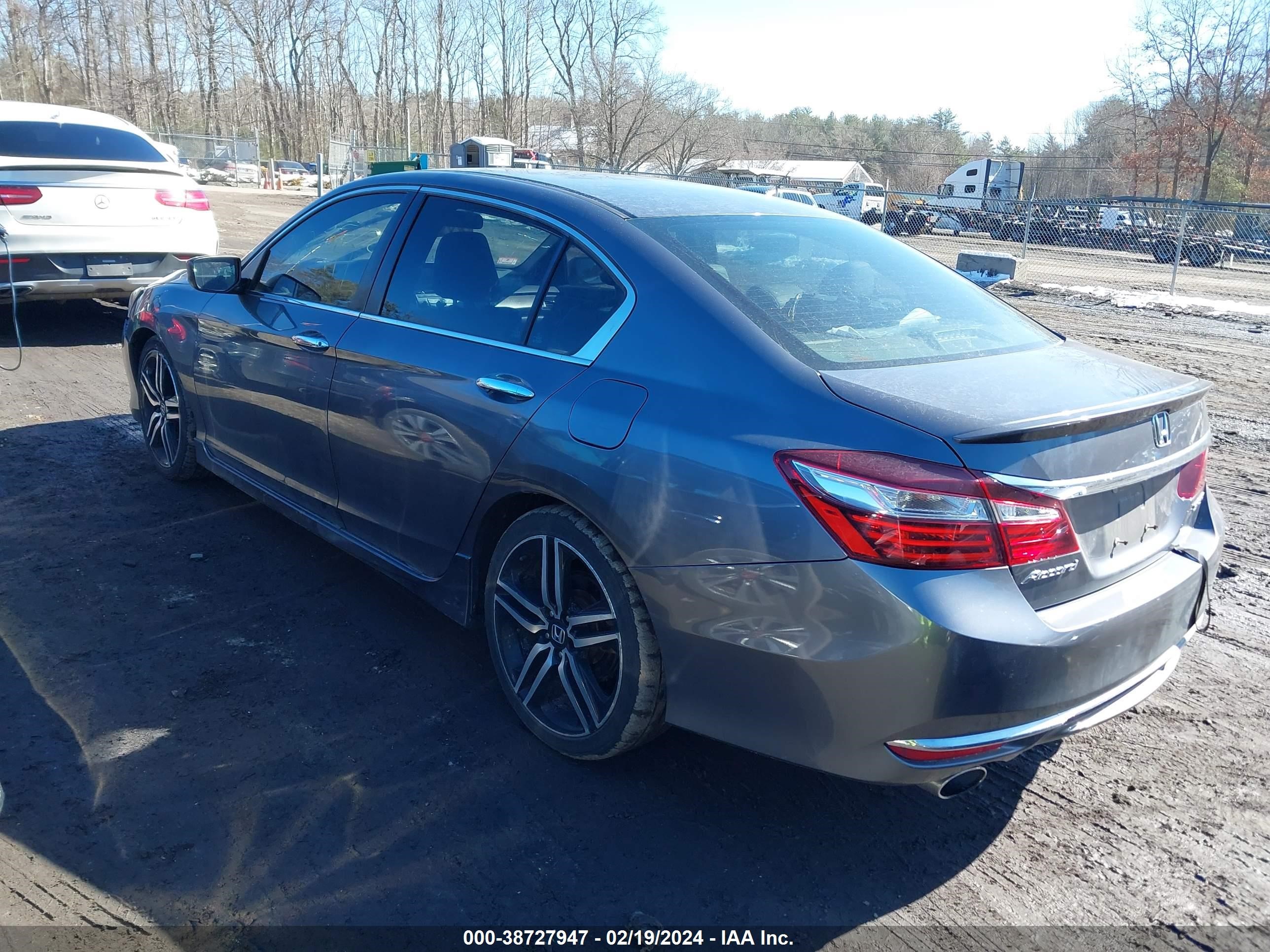 Photo 2 VIN: 1HGCR2F56GA154462 - HONDA ACCORD 