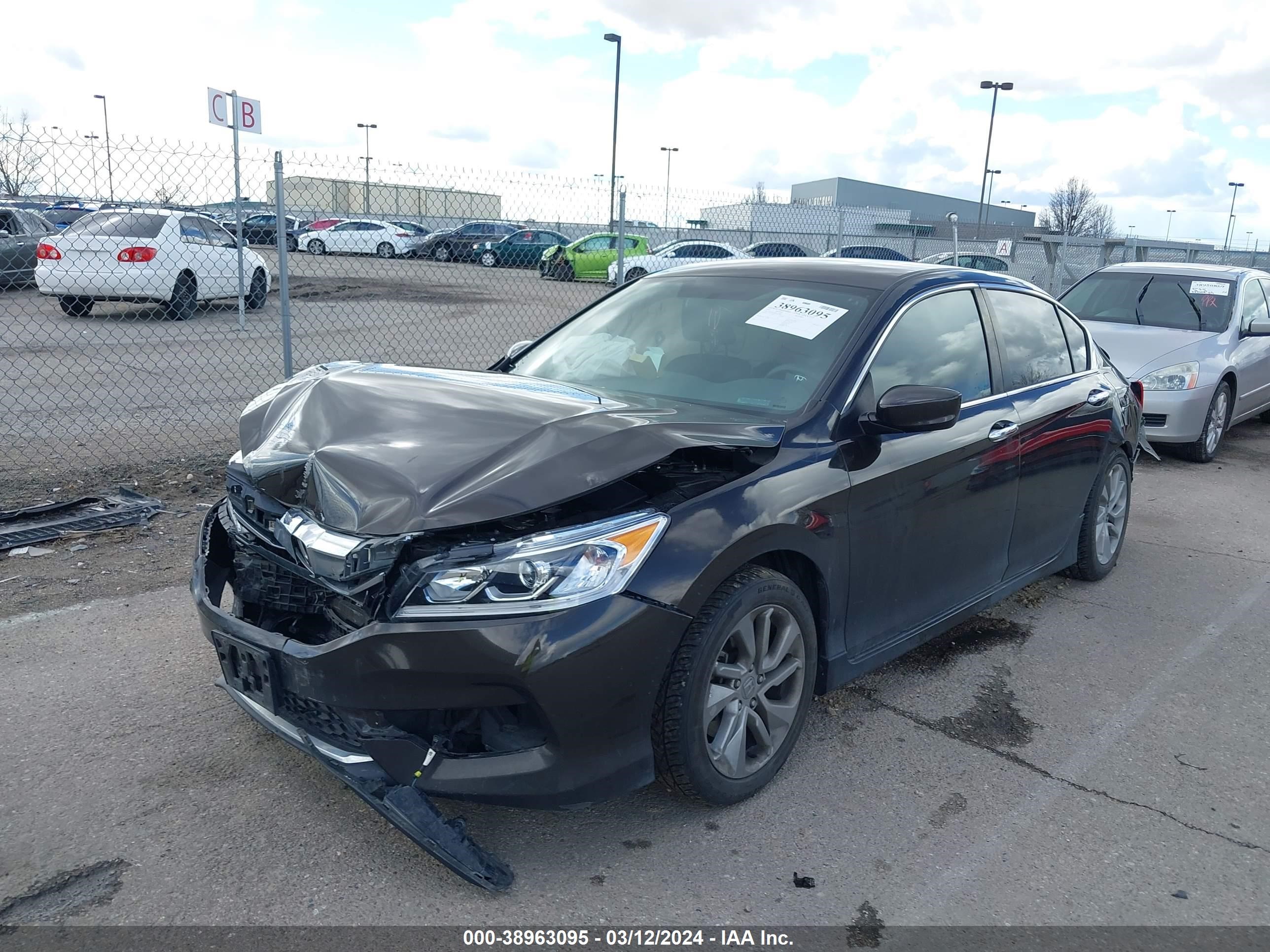 Photo 1 VIN: 1HGCR2F56GA194847 - HONDA ACCORD 