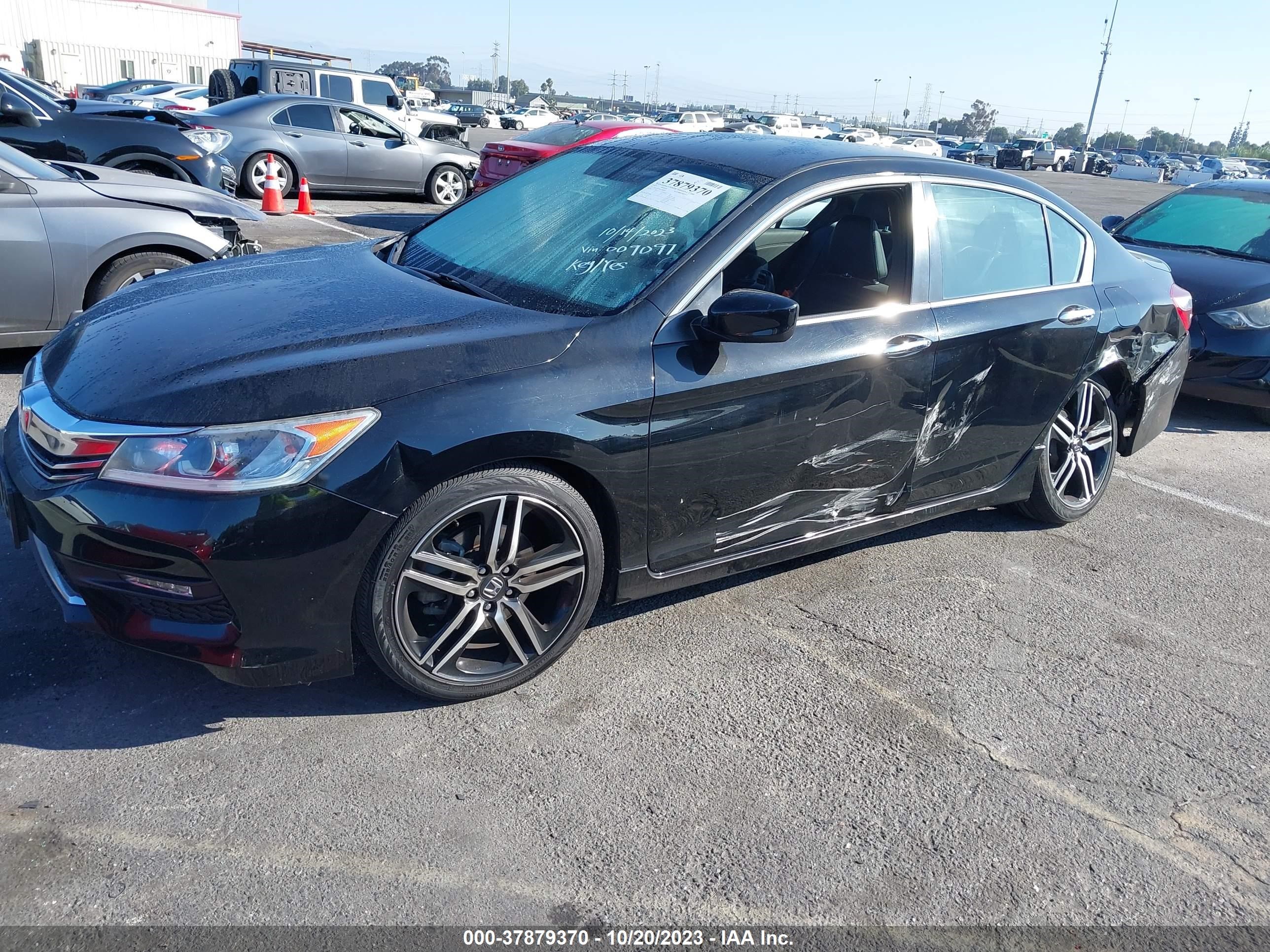 Photo 1 VIN: 1HGCR2F56HA009097 - HONDA ACCORD 