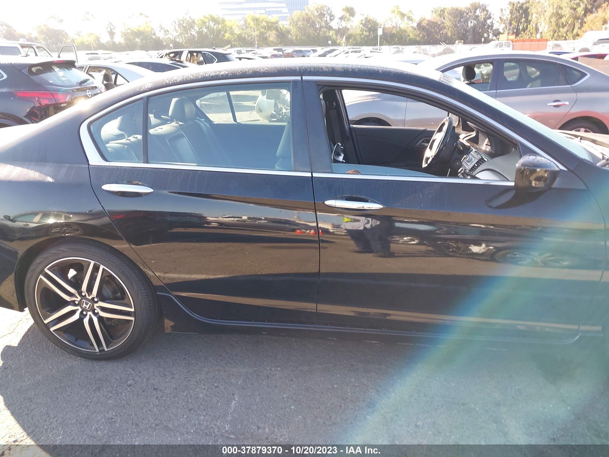 Photo 12 VIN: 1HGCR2F56HA009097 - HONDA ACCORD 