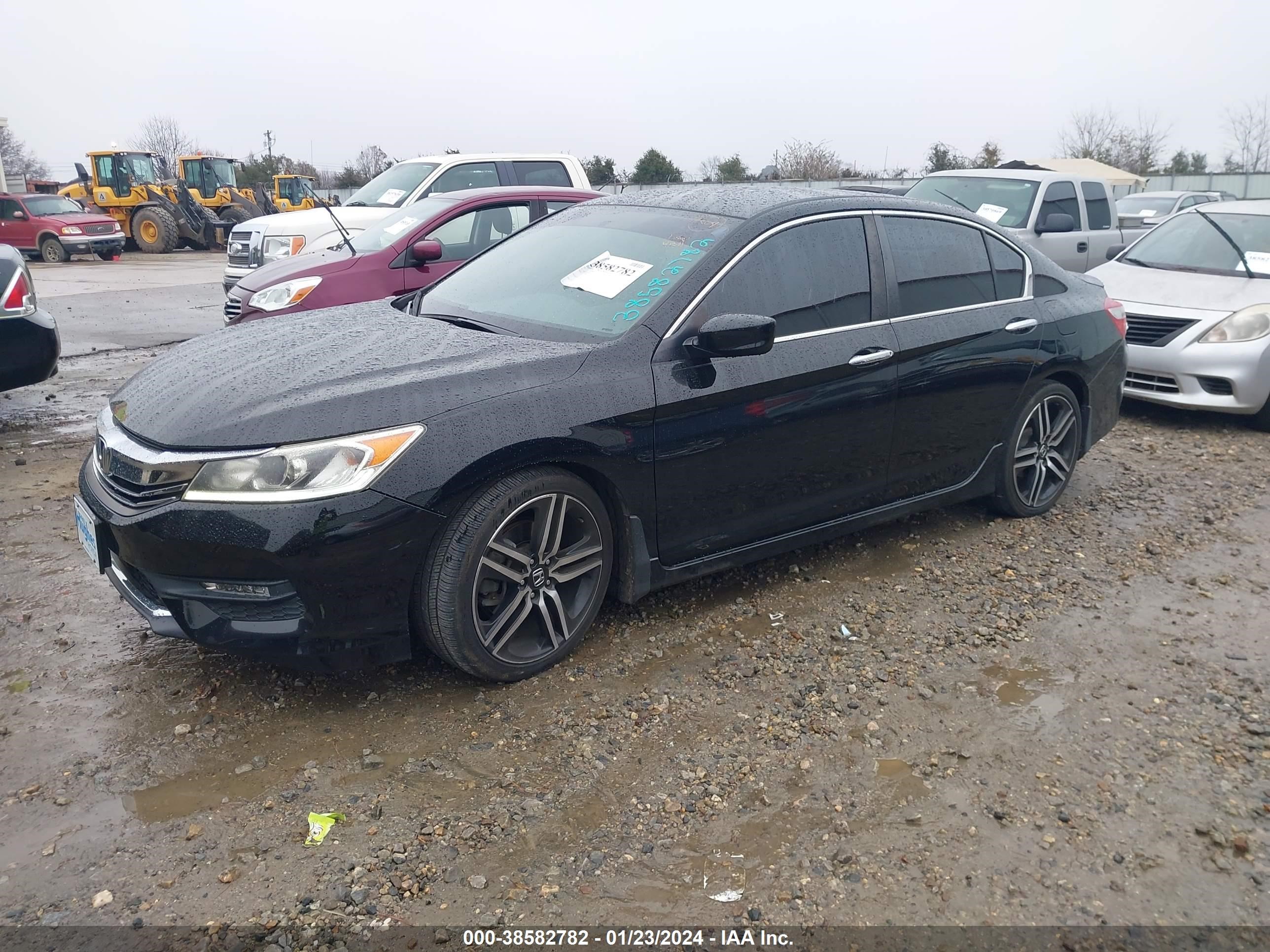 Photo 1 VIN: 1HGCR2F56HA022755 - HONDA ACCORD 