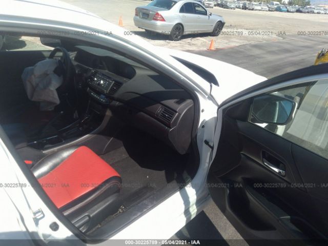 Photo 4 VIN: 1HGCR2F56HA137467 - HONDA ACCORD SEDAN 