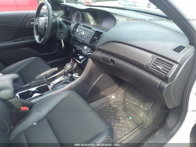 Photo 4 VIN: 1HGCR2F56HA208960 - HONDA ACCORD SEDAN 