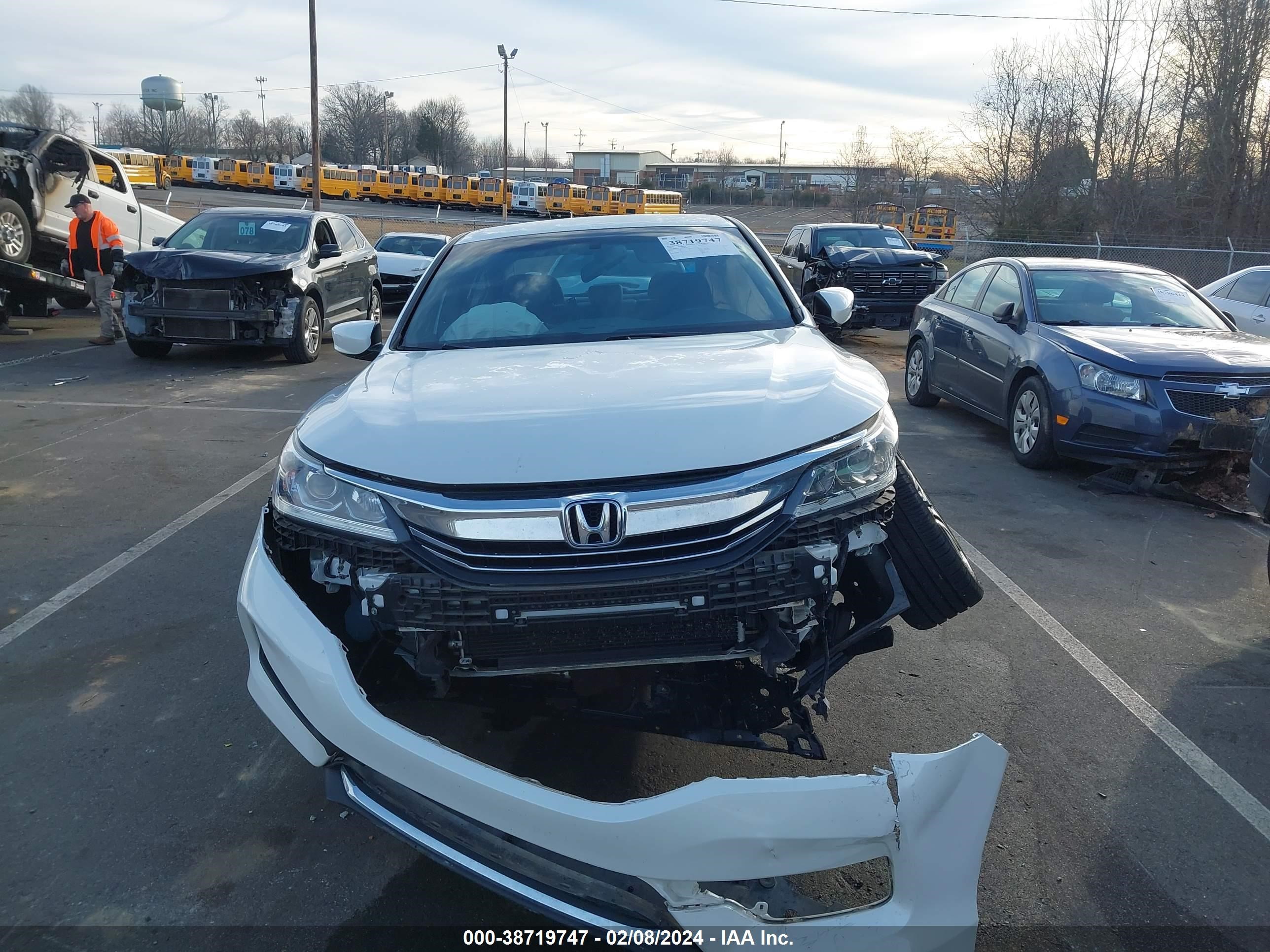 Photo 11 VIN: 1HGCR2F56HA289166 - HONDA ACCORD 