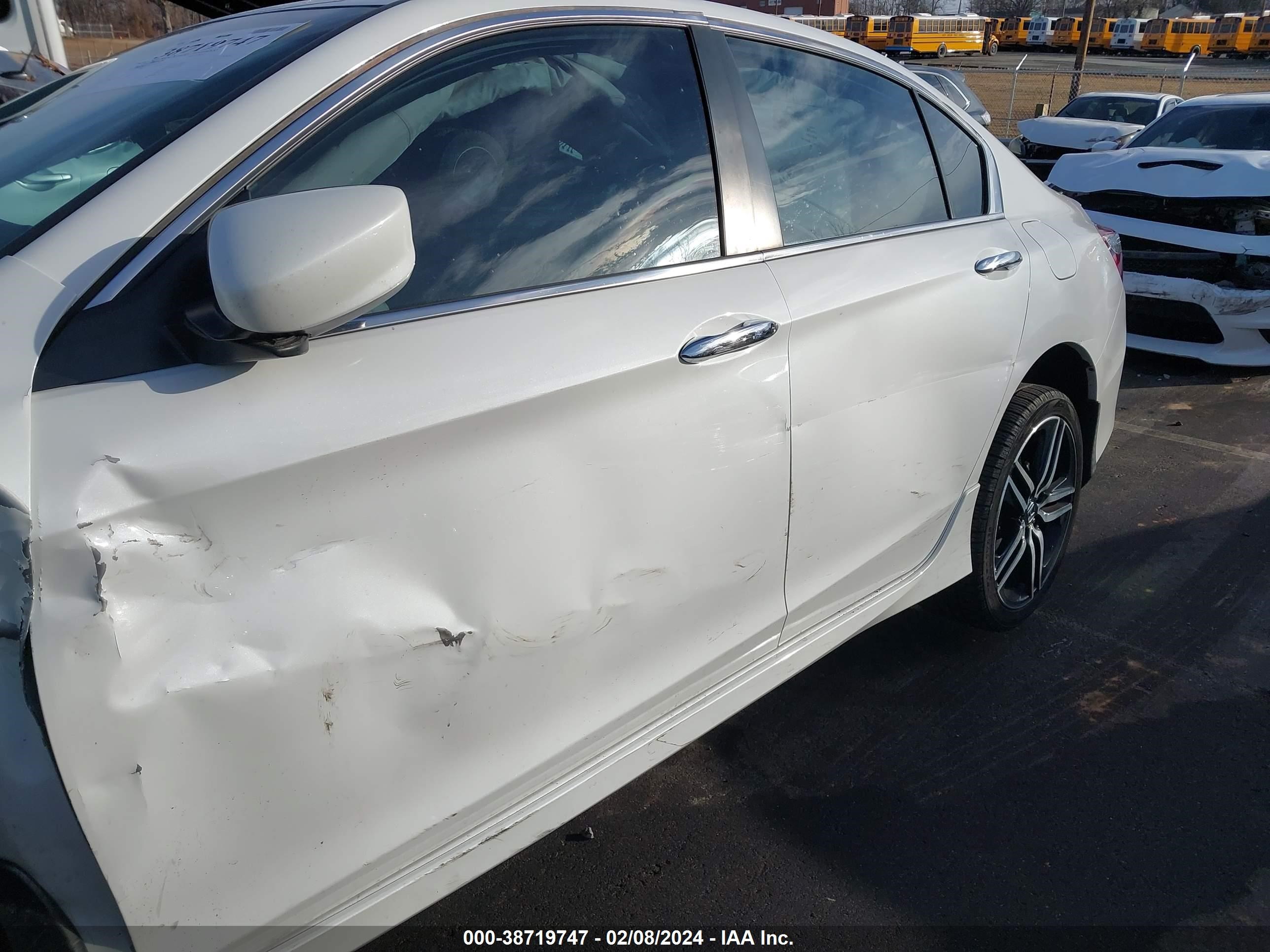 Photo 16 VIN: 1HGCR2F56HA289166 - HONDA ACCORD 