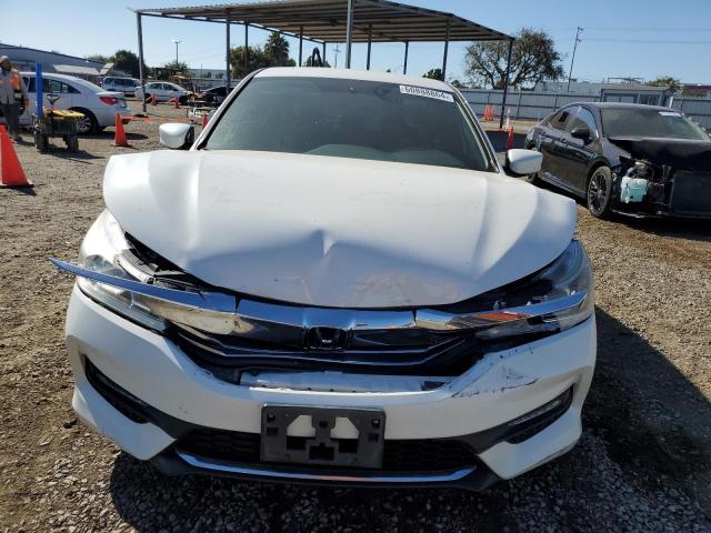 Photo 4 VIN: 1HGCR2F56HA291113 - HONDA ACCORD 