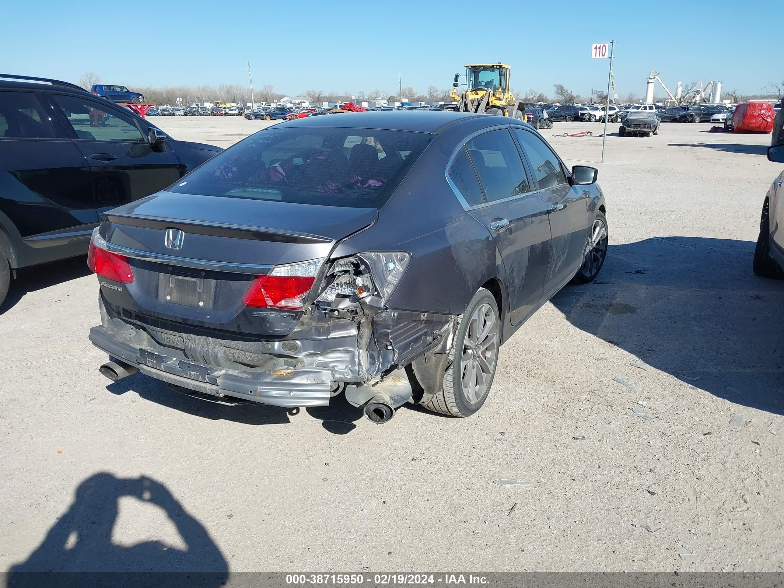 Photo 3 VIN: 1HGCR2F57DA004680 - HONDA ACCORD 