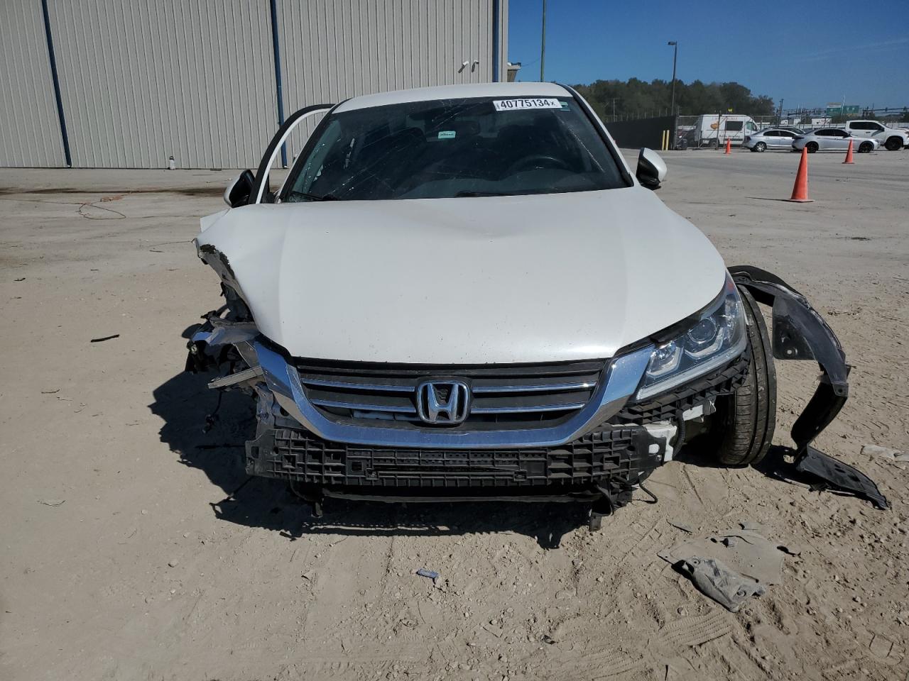 Photo 4 VIN: 1HGCR2F57DA041034 - HONDA ACCORD 