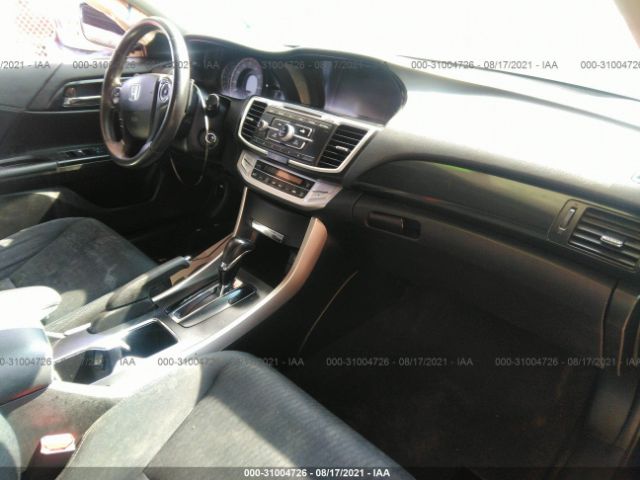 Photo 4 VIN: 1HGCR2F57DA136015 - HONDA ACCORD SDN 