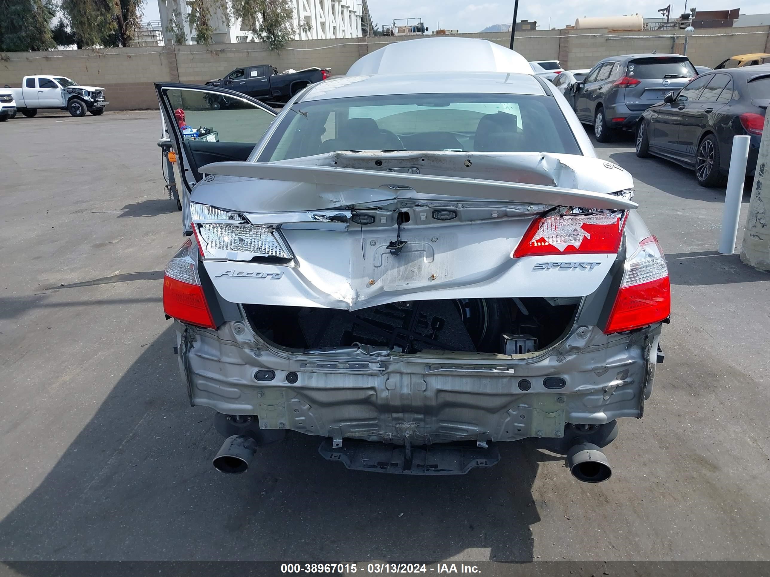 Photo 5 VIN: 1HGCR2F57DA218357 - HONDA ACCORD 