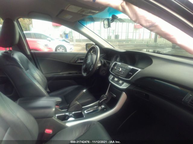 Photo 4 VIN: 1HGCR2F57DA237474 - HONDA ACCORD SDN 