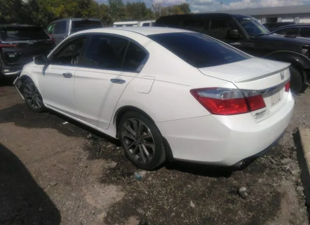 Photo 2 VIN: 1HGCR2F57DA282740 - HONDA ACCORD SDN 