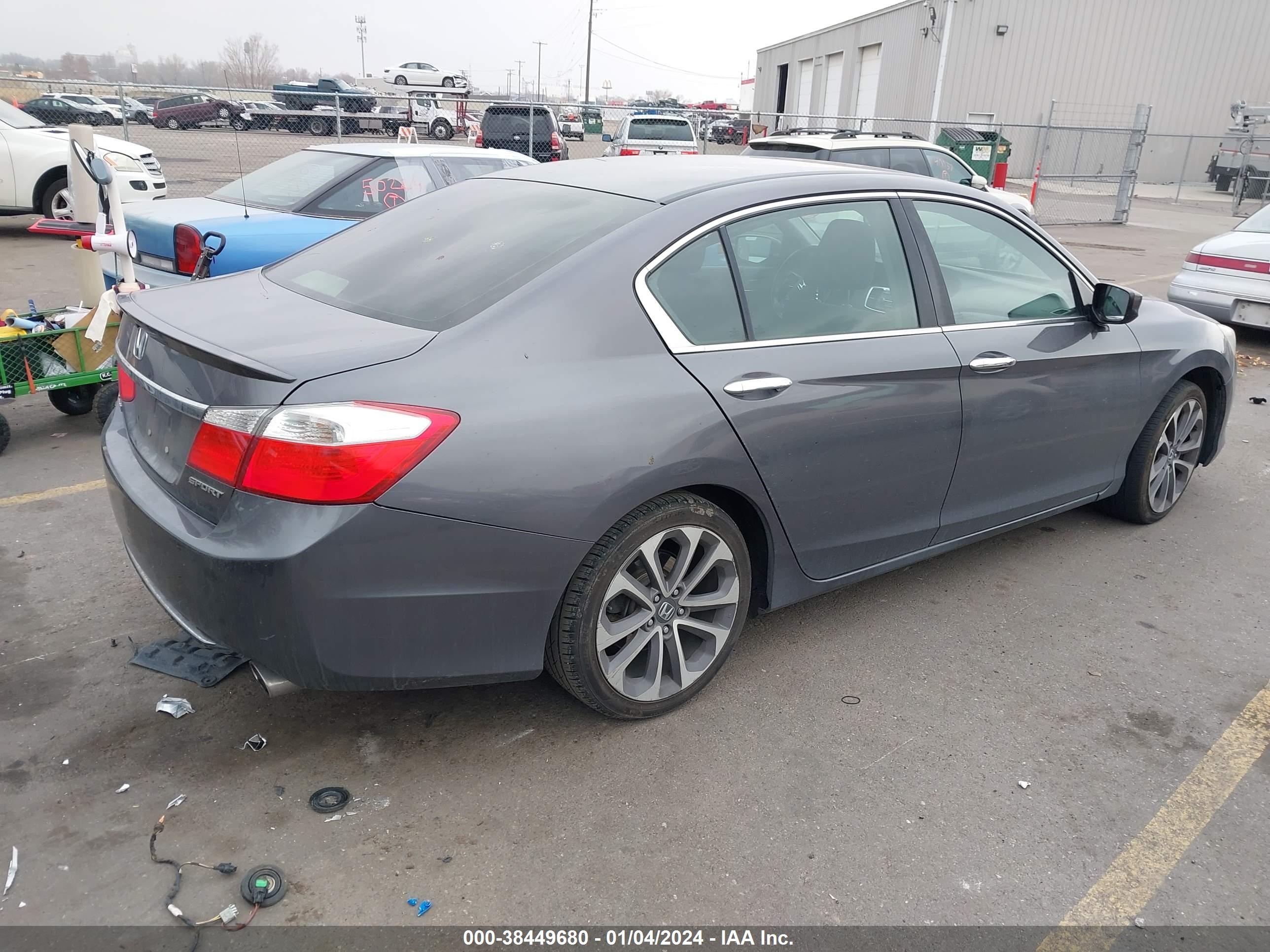 Photo 3 VIN: 1HGCR2F57EA140440 - HONDA ACCORD 