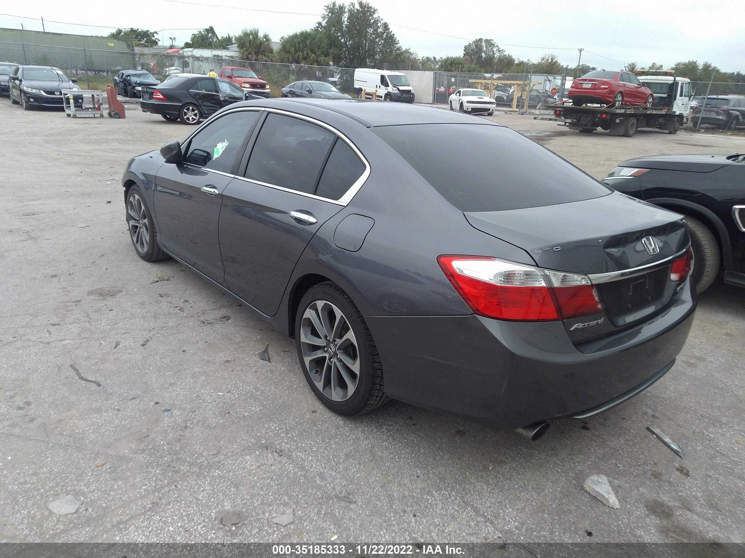 Photo 2 VIN: 1HGCR2F57EA203956 - HONDA ACCORD 