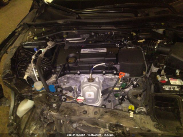 Photo 9 VIN: 1HGCR2F57FA015102 - HONDA ACCORD SEDAN 