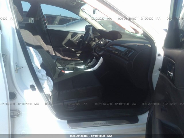 Photo 4 VIN: 1HGCR2F57FA172953 - HONDA ACCORD SEDAN 