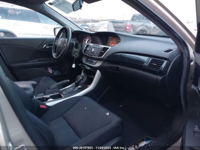 Photo 4 VIN: 1HGCR2F57FA218815 - HONDA ACCORD 