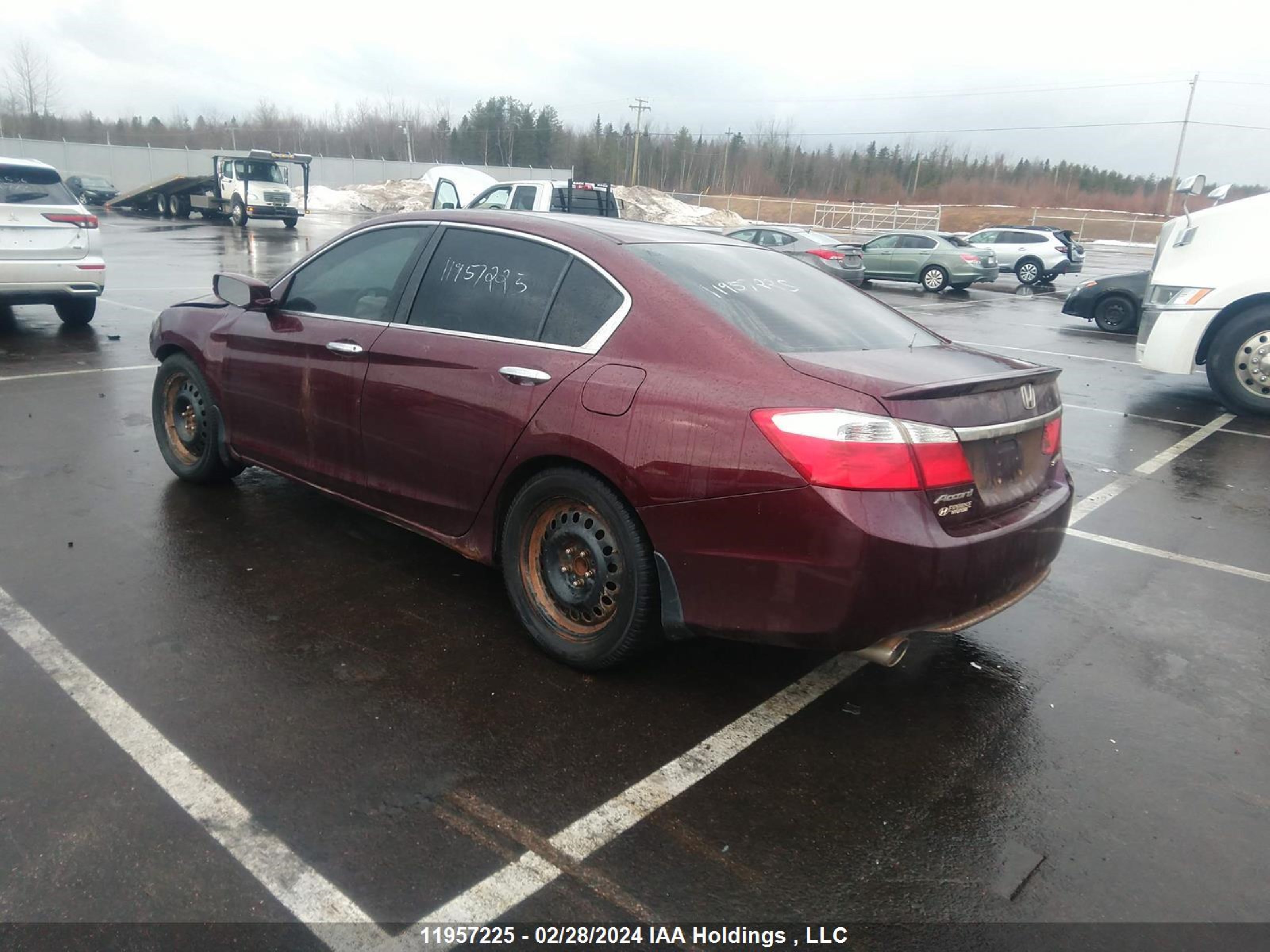 Photo 2 VIN: 1HGCR2F57FA808979 - HONDA ACCORD 