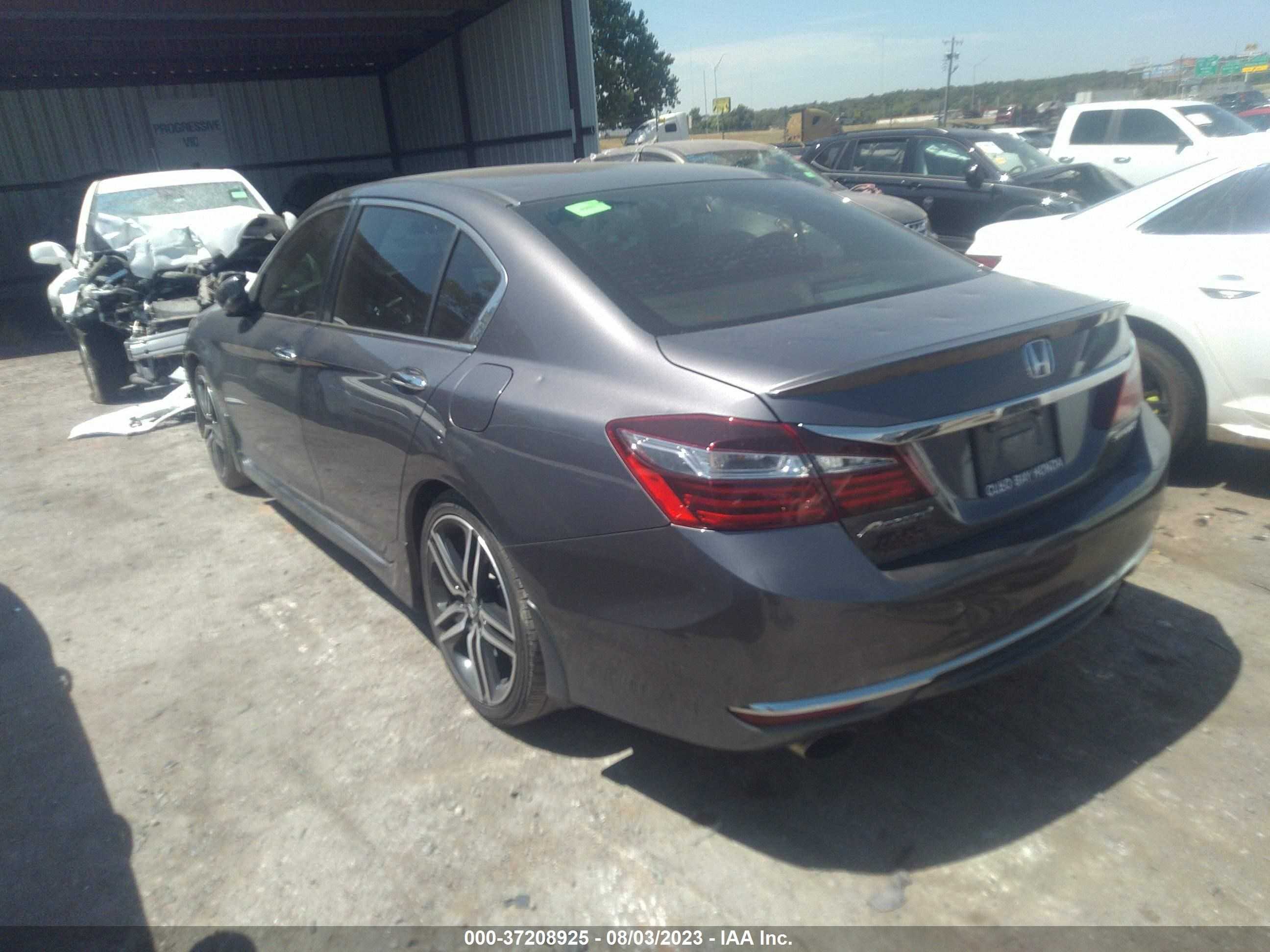 Photo 2 VIN: 1HGCR2F57GA185042 - HONDA ACCORD 