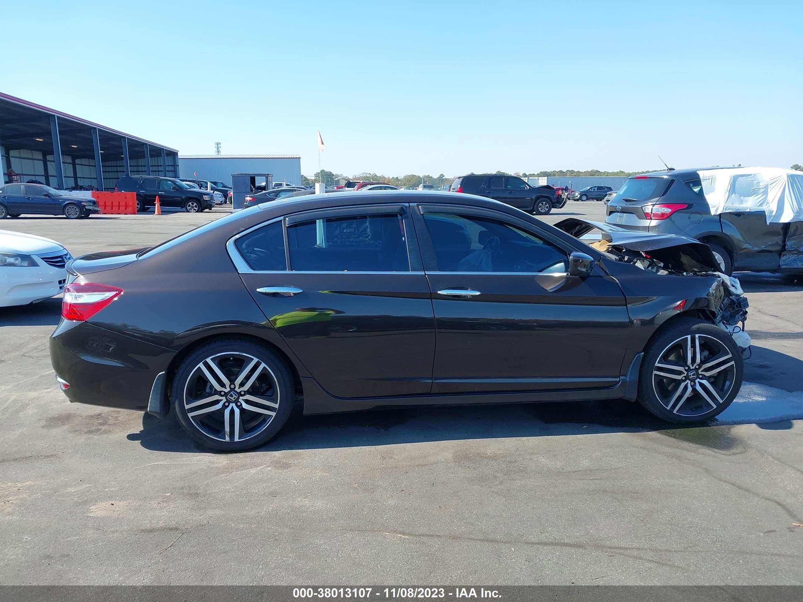 Photo 11 VIN: 1HGCR2F57GA187518 - HONDA ACCORD 