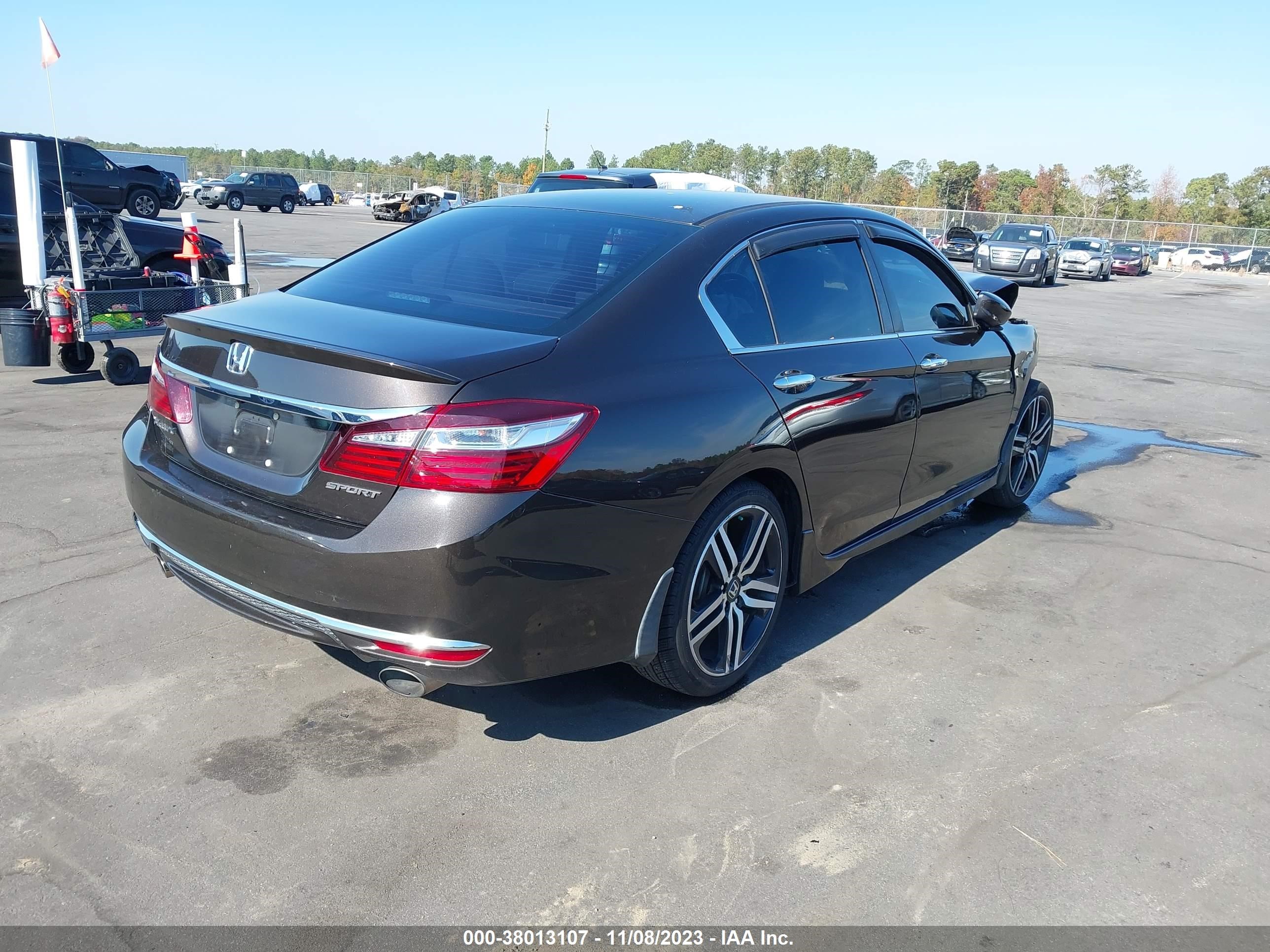 Photo 3 VIN: 1HGCR2F57GA187518 - HONDA ACCORD 