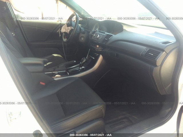 Photo 4 VIN: 1HGCR2F57GA239777 - HONDA ACCORD SEDAN 