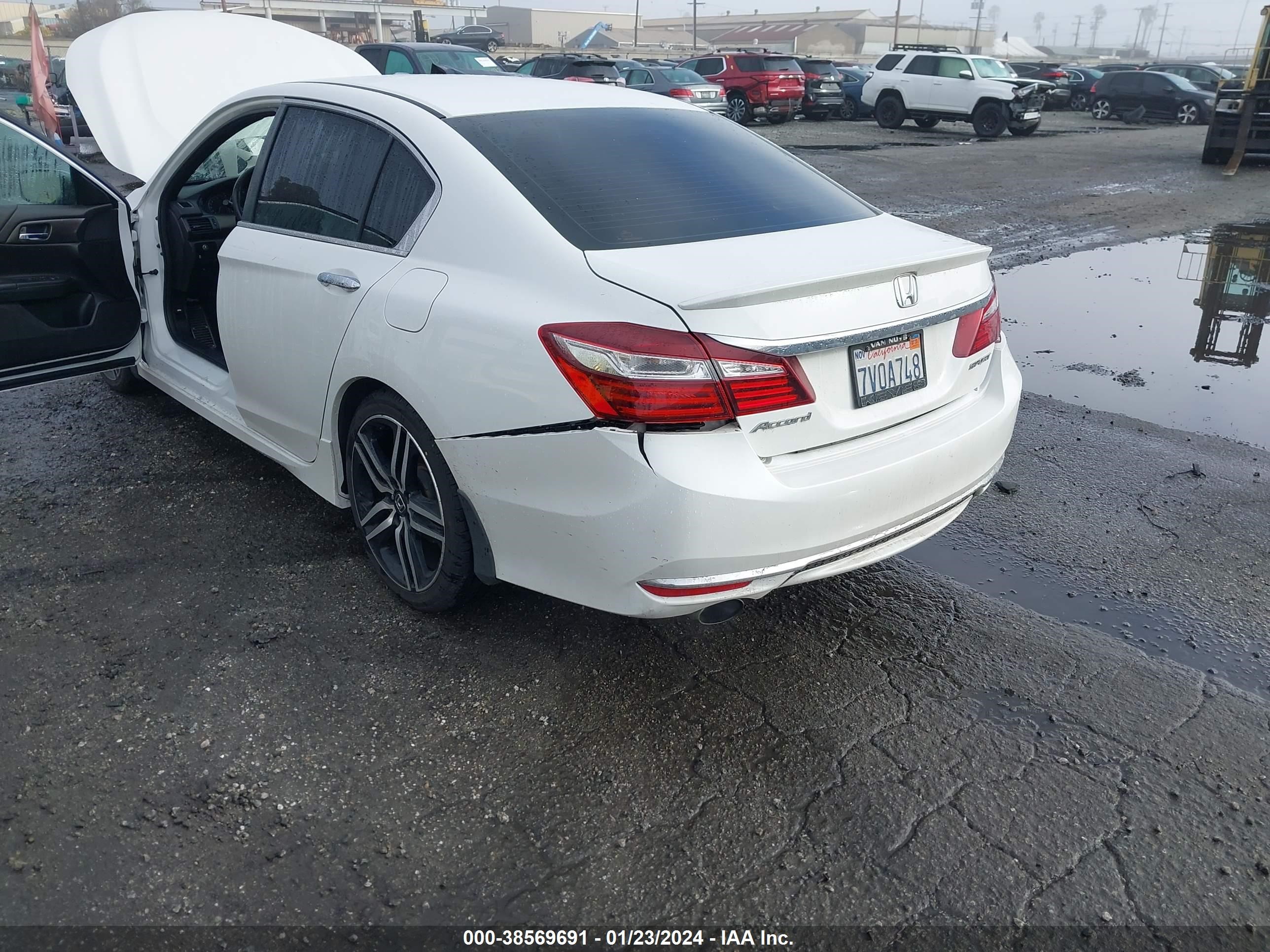 Photo 5 VIN: 1HGCR2F57HA023106 - HONDA ACCORD 