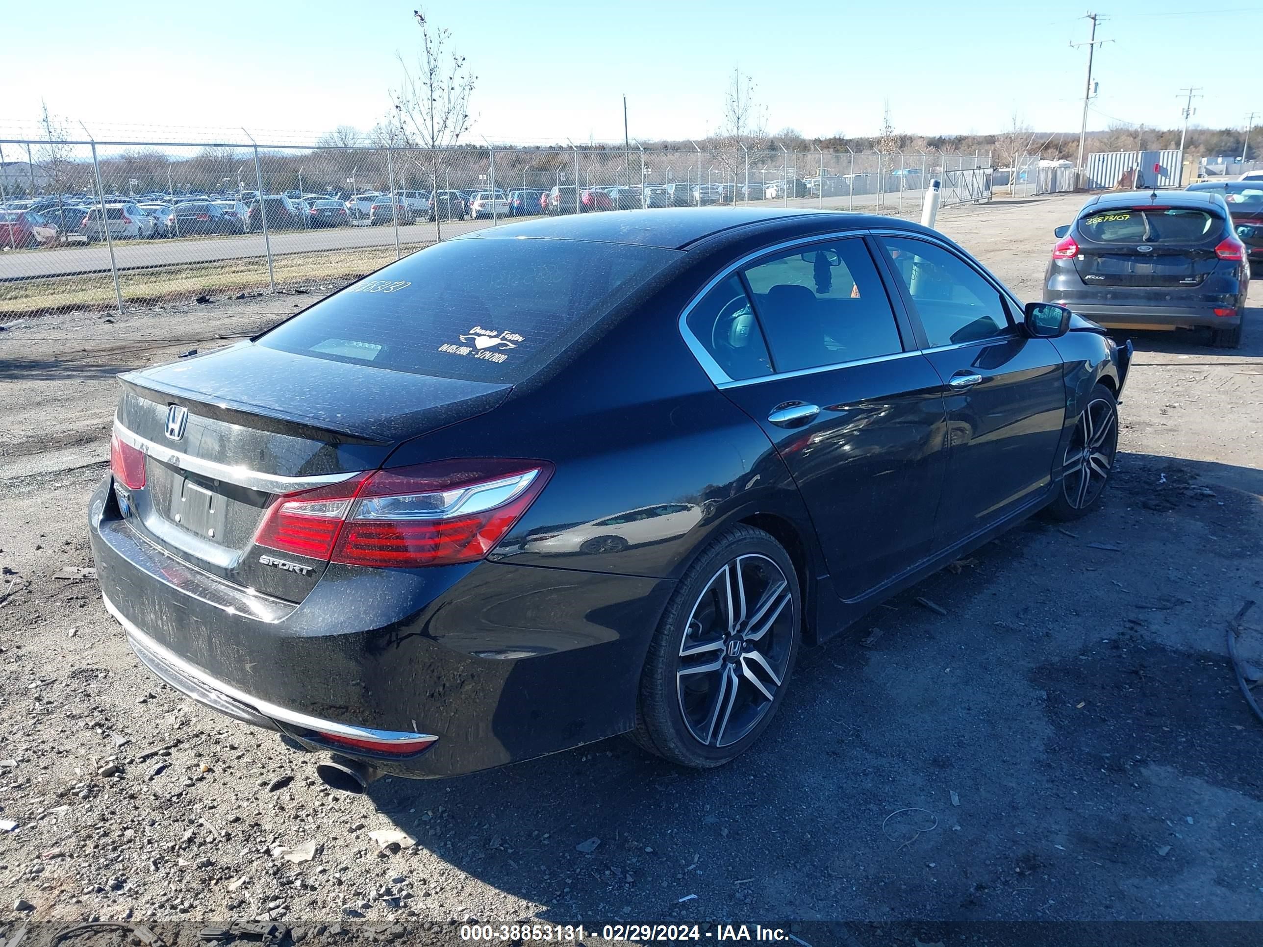 Photo 3 VIN: 1HGCR2F57HA051603 - HONDA ACCORD 