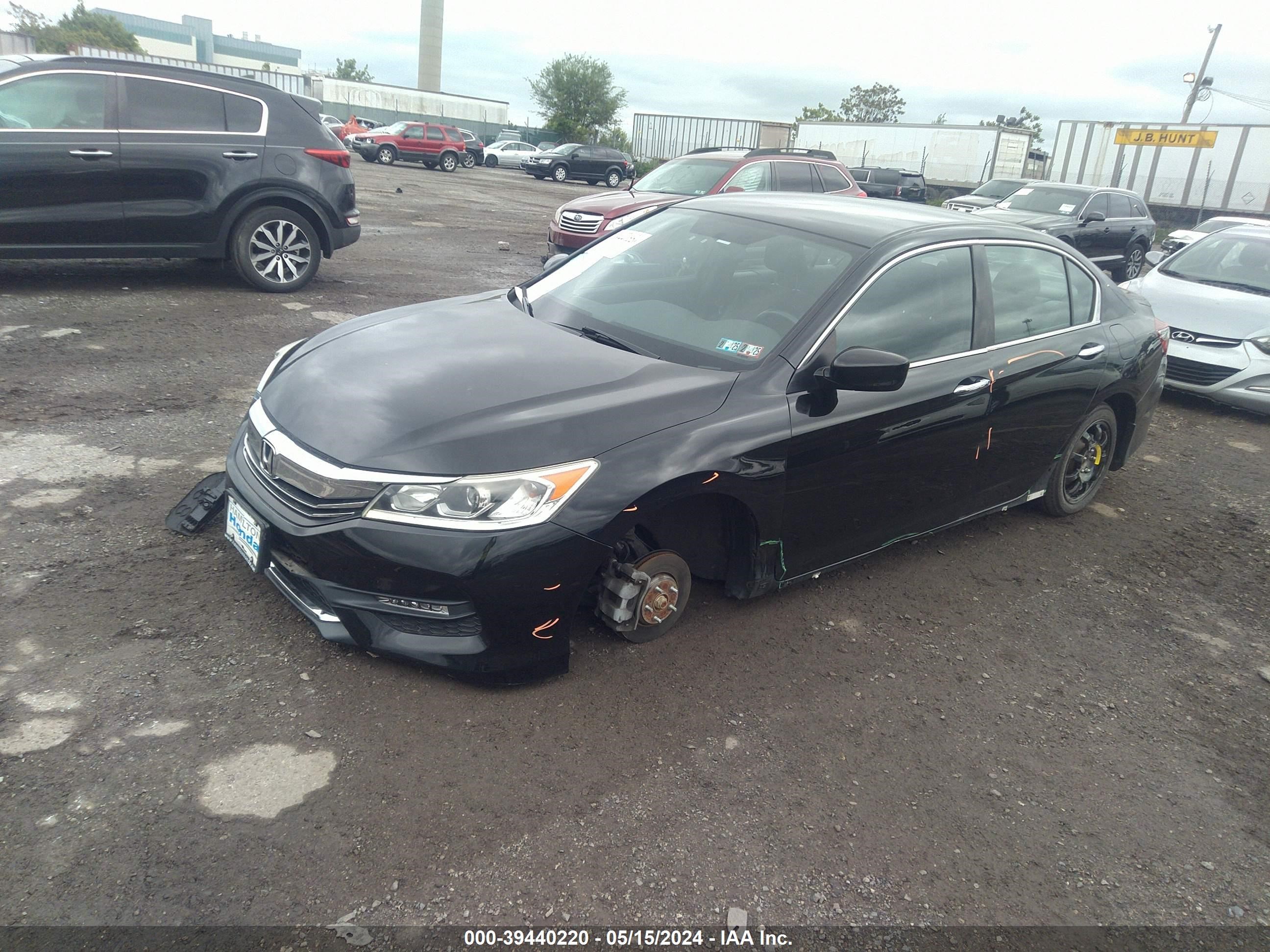 Photo 1 VIN: 1HGCR2F57HA102758 - HONDA ACCORD 