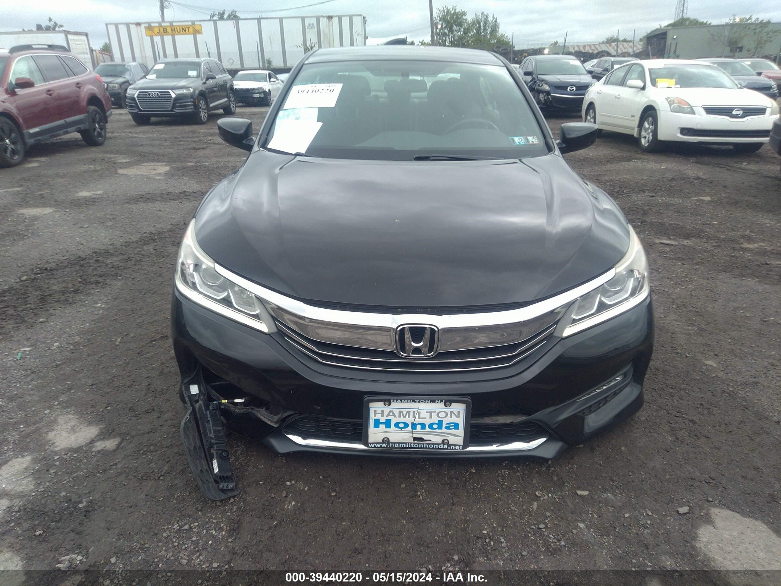 Photo 11 VIN: 1HGCR2F57HA102758 - HONDA ACCORD 