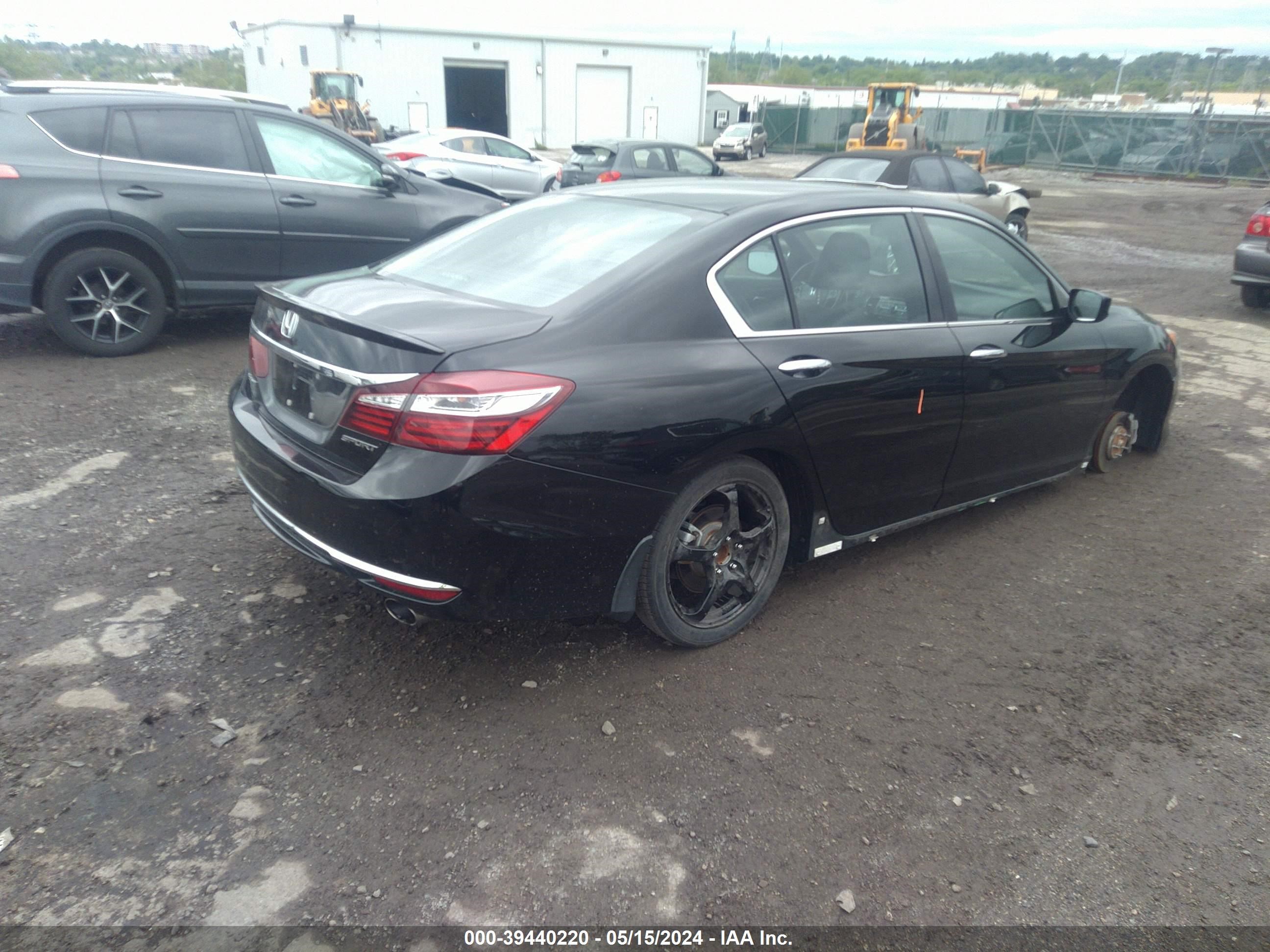 Photo 3 VIN: 1HGCR2F57HA102758 - HONDA ACCORD 