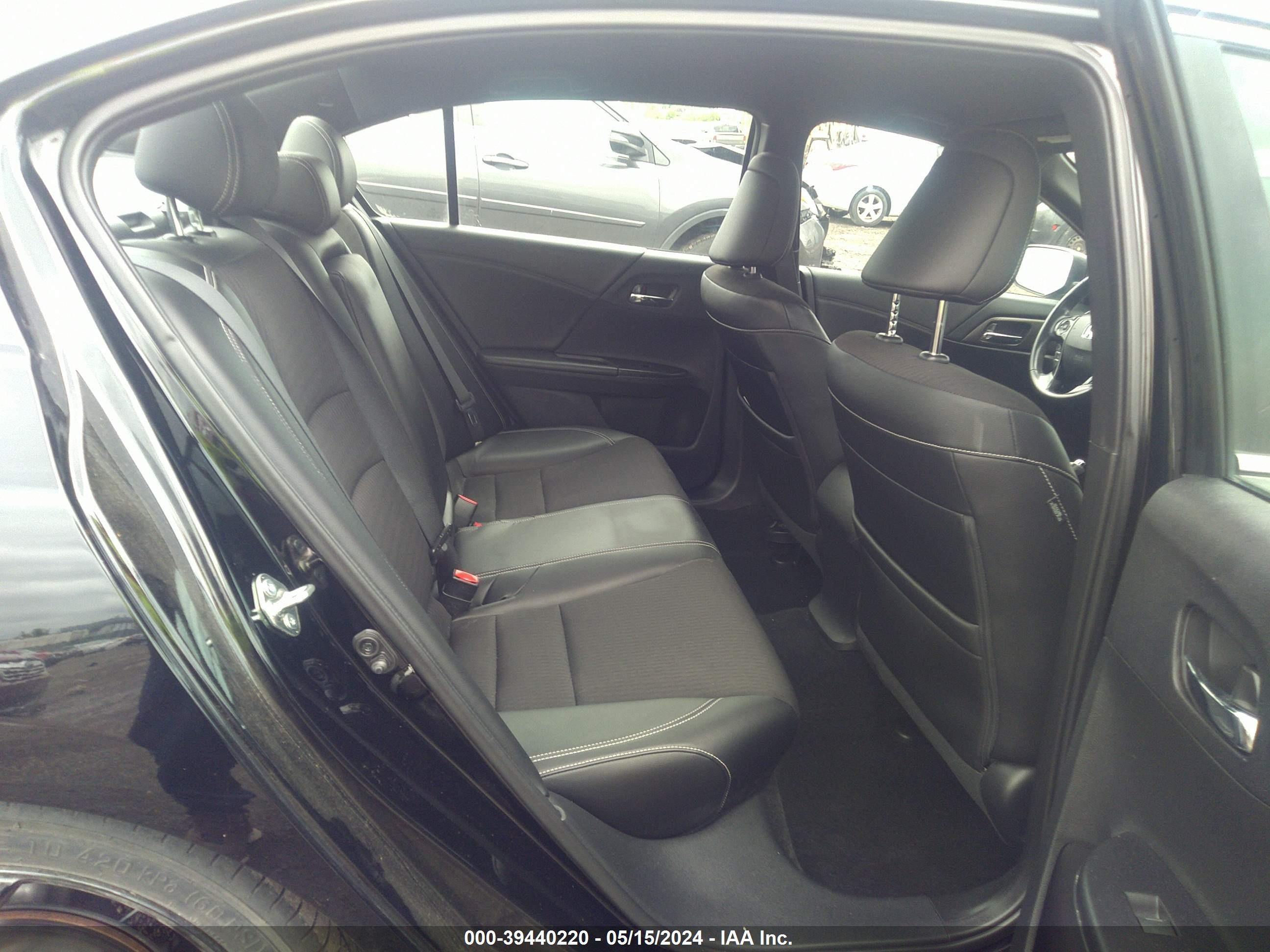 Photo 7 VIN: 1HGCR2F57HA102758 - HONDA ACCORD 