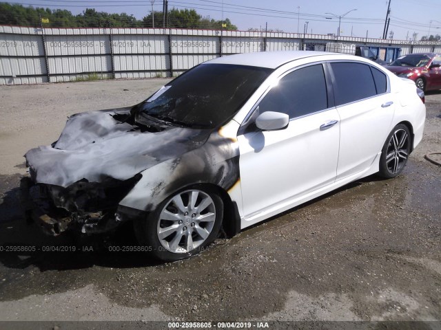 Photo 1 VIN: 1HGCR2F57HA124727 - HONDA ACCORD SEDAN 