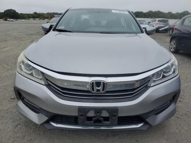 Photo 4 VIN: 1HGCR2F57HA136117 - HONDA ACCORD SPO 