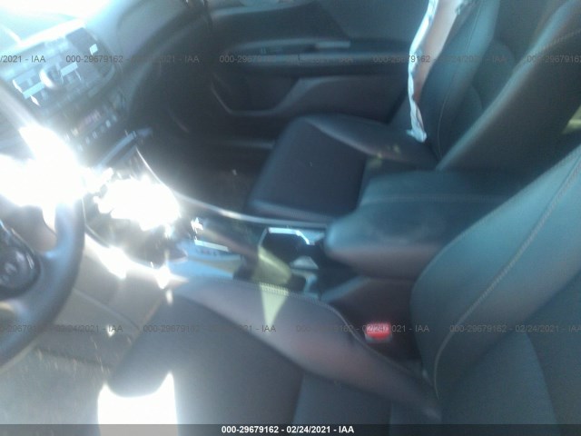 Photo 4 VIN: 1HGCR2F57HA212743 - HONDA ACCORD SEDAN 