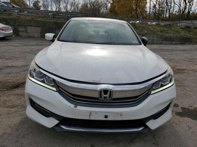 Photo 4 VIN: 1HGCR2F57HA227047 - HONDA ACCORD SPO 