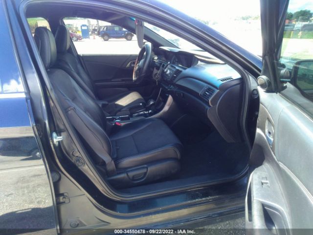 Photo 4 VIN: 1HGCR2F57HA242213 - HONDA ACCORD SEDAN 