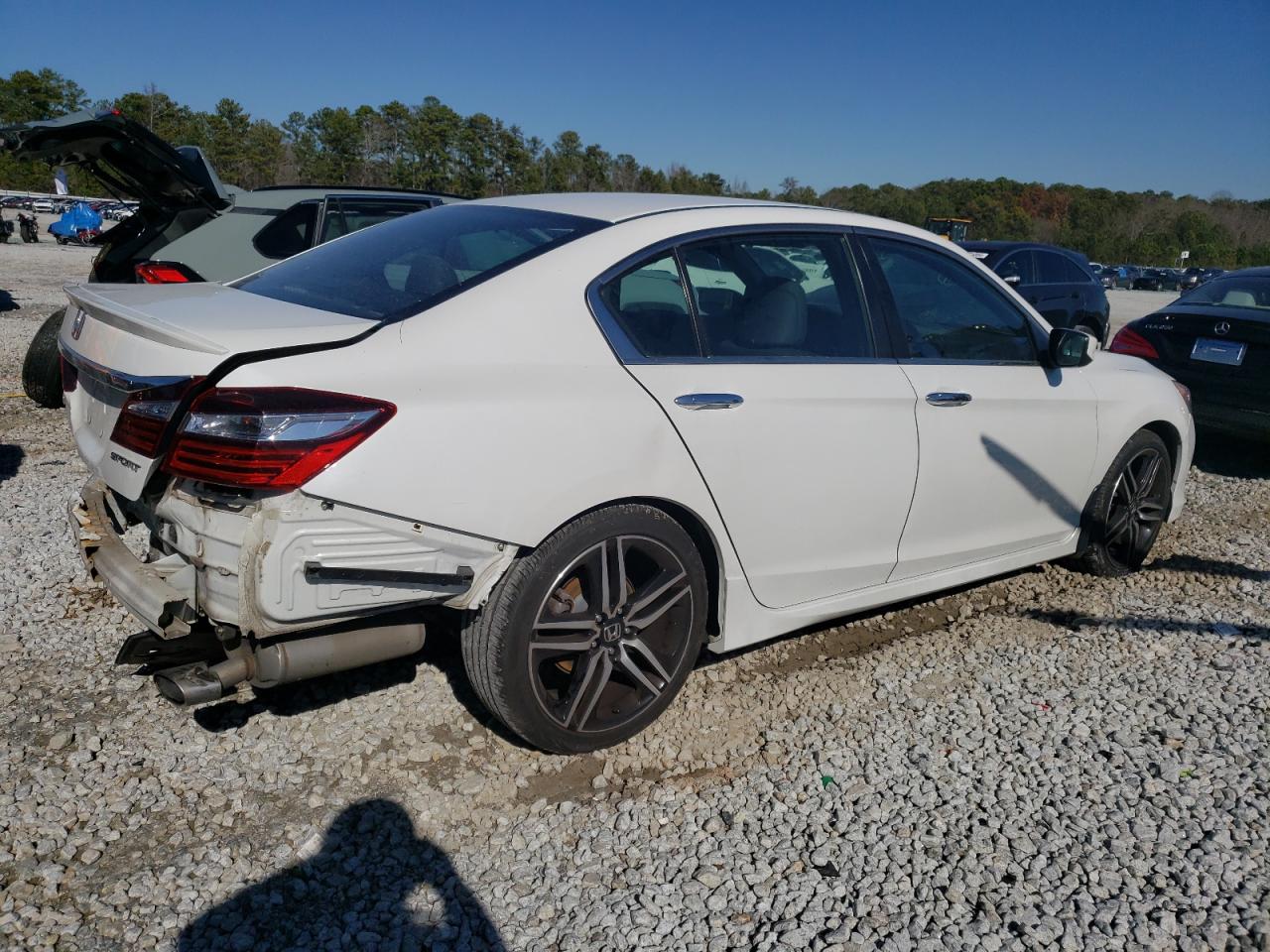 Photo 2 VIN: 1HGCR2F57HA266110 - HONDA ACCORD 